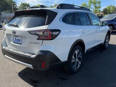 Used 2022 Subaru Outback Limited AWD/4WD image 3
