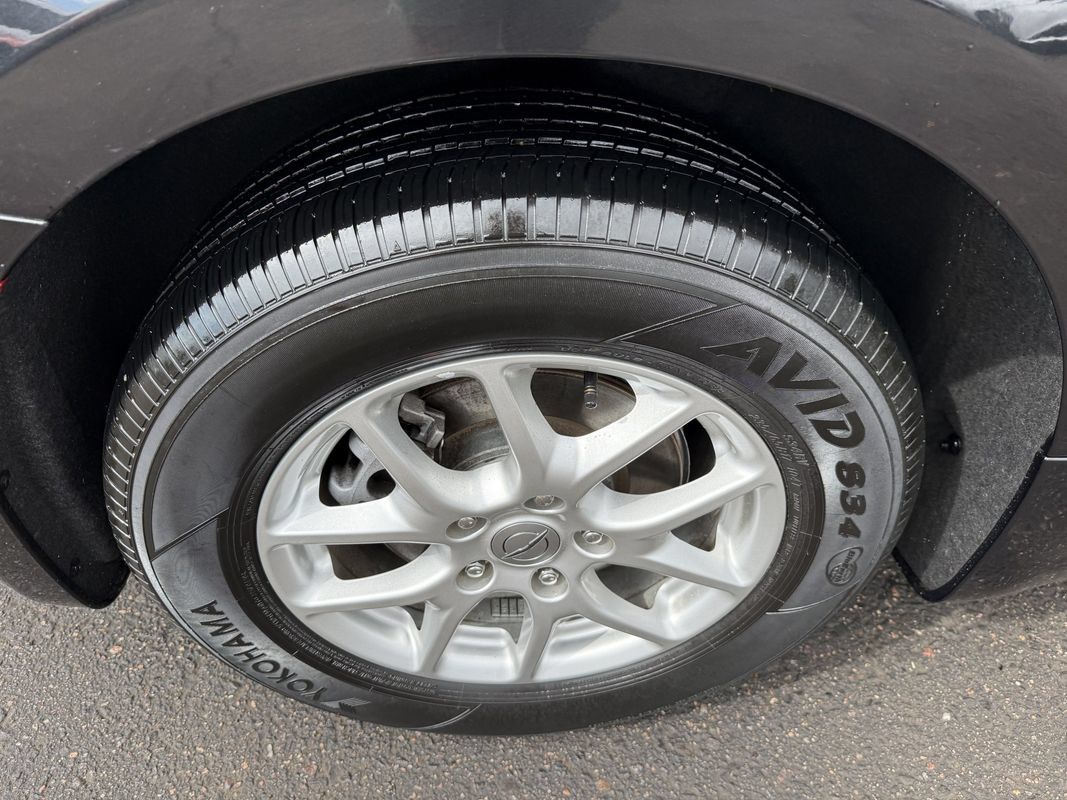 Used 2024 Chrysler Pacifica Touring-L FWD image 12