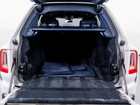 Used 2023 Rolls-Royce Cullinan image 51