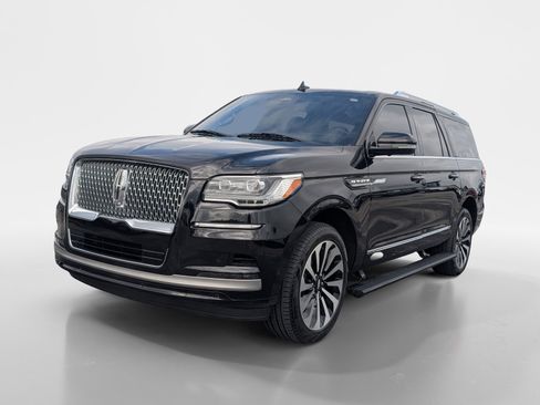Used 2024 Lincoln Navigator L Reserve AWD/4WD image 5
