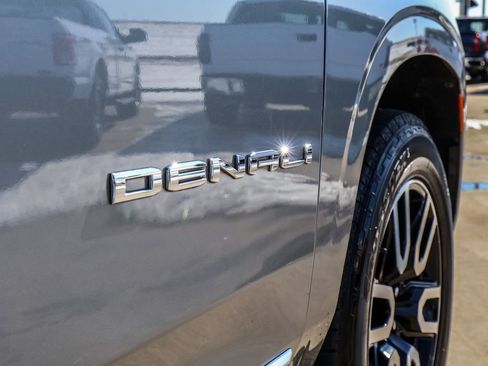 Used 2023 GMC Yukon Denali image 10
