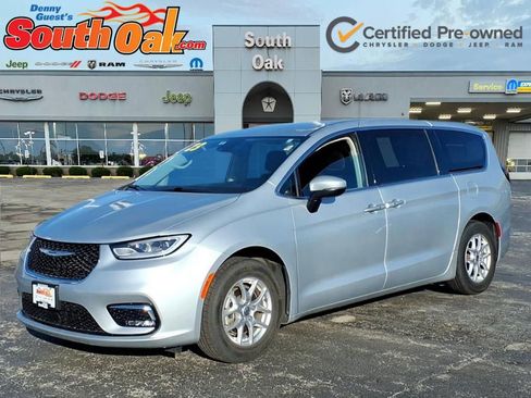 Certified 2023 Chrysler Pacifica Touring-L image 4