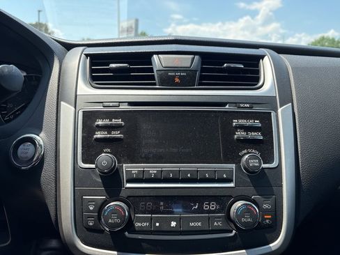 Used 2017 Nissan Altima 2.5 SV FWD image 17