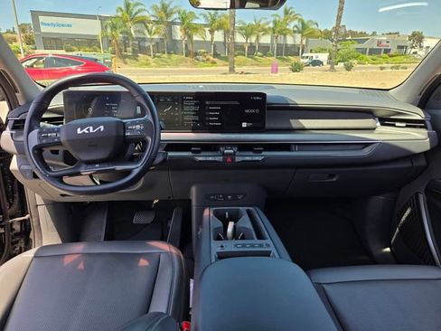 Used 2024 Kia EV9 Light Long Range RWD image 16