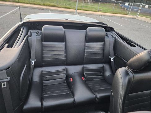 Used 2010 Ford Mustang GT Premium image 24