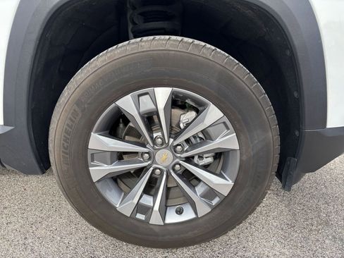 Used 2025 Chevrolet Equinox LT image 30