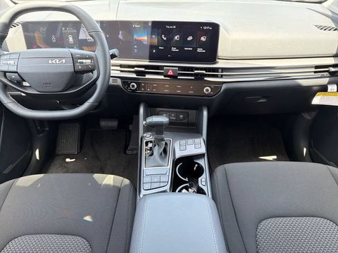 New 2026 Kia Sportage LX FWD image 9