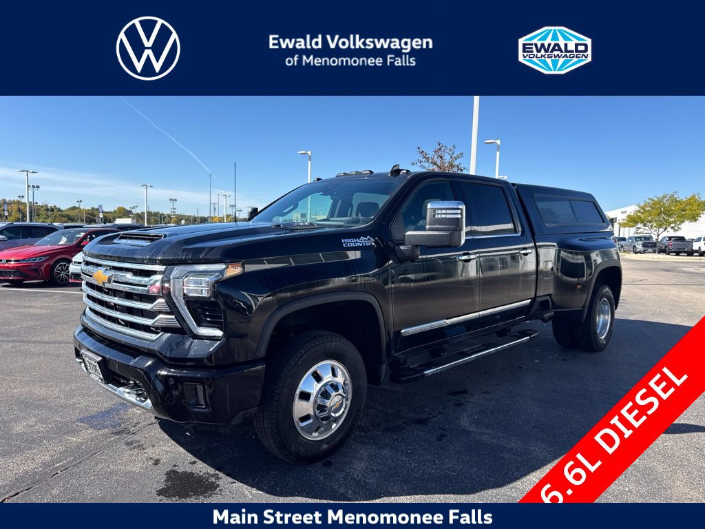 Used 2024 Chevrolet Silverado 3500 High Country w/ High Country Premium Package AWD/4WD image 3