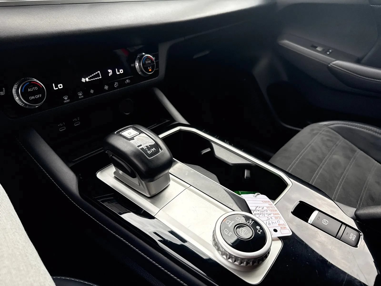 Used 2025 Mitsubishi Outlander SE FWD image 18
