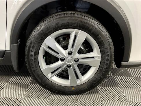 New 2025 Nissan Kicks Play S image 16