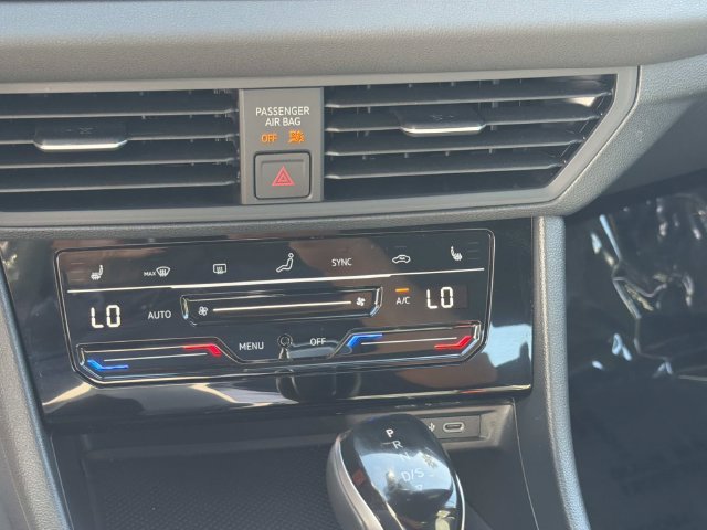 Certified 2025 Volkswagen Jetta Sport FWD image 22