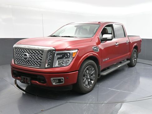 Used 2017 Nissan Titan Platinum Reserve image 4