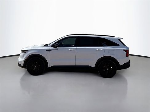 Used 2021 Kia Sorento S w/ Panoramic Sunroof Package image 4