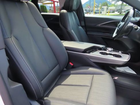 Used 2024 Cadillac Lyriq Sport AWD/4WD image 41