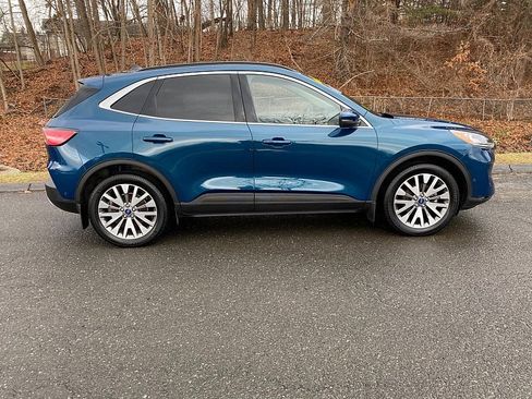 Used 2020 Ford Escape Titanium w/ Titanium Premium Package 2.0 image 5