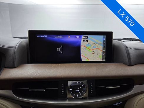 Used 2017 Lexus LX 570 4WD w/ Luxury Package image 36