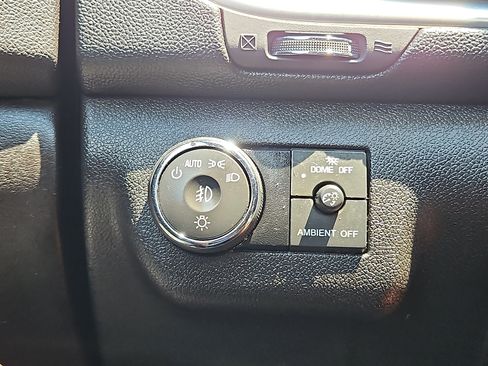 Used 2017 Chevrolet Traverse LT w/ Style and Technology Package FWD image 24