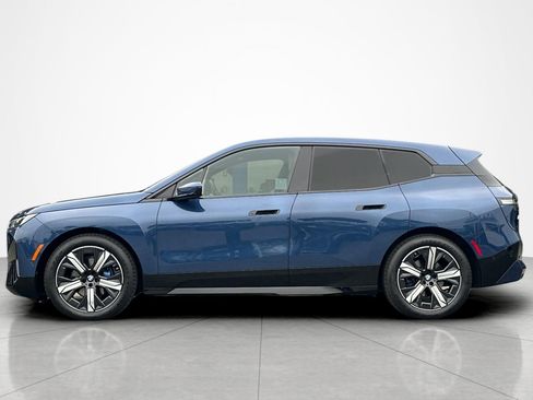 Used 2023 BMW iX xDrive50 w/ Premium Package AWD/4WD image 2