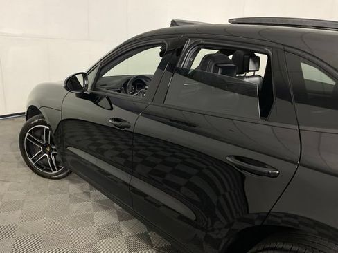 Used 2019 Porsche Macan AWD/4WD image 35