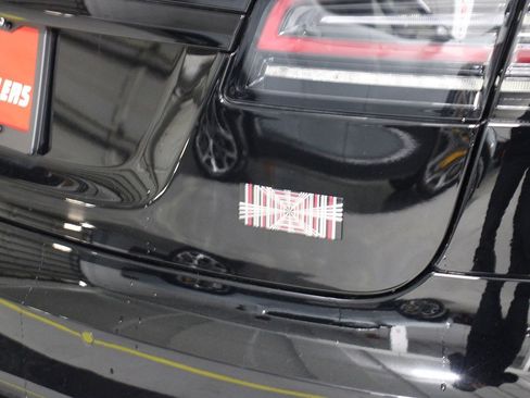 Used 2022 Tesla Model S Plaid image 4