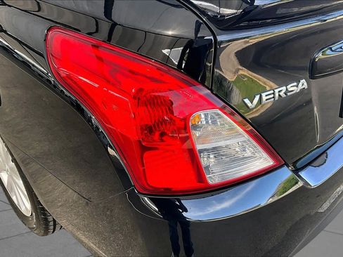 Used 2018 Nissan Versa SV FWD image 27