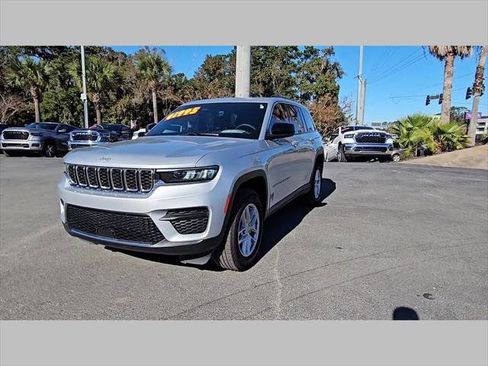 Certified 2025 Jeep Grand Cherokee Laredo X w/ Luxury Tech Group I RWD image 40