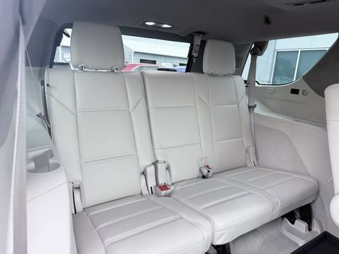 Used 2025 Cadillac Escalade Sport Platinum AWD/4WD image 17