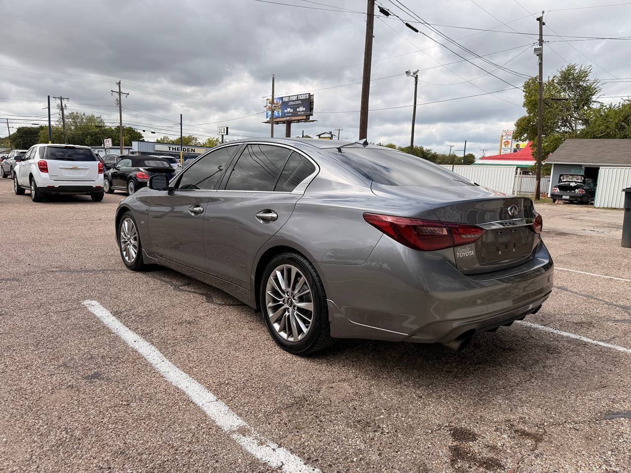 Used 2018 INFINITI Q50 Luxe w/ Cargo Package (L95) RWD image 8