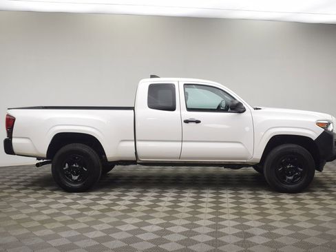 Used 2020 Toyota Tacoma SR image 11