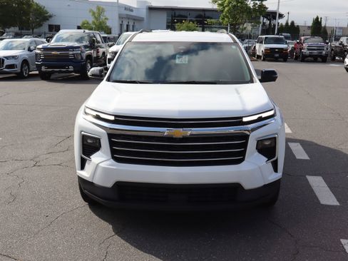 Used 2025 Chevrolet Traverse LT w/ Driver Confidence Package FWD image 15