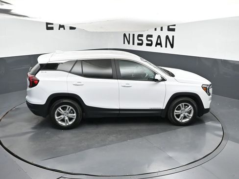Used 2024 GMC Terrain SLE image 35