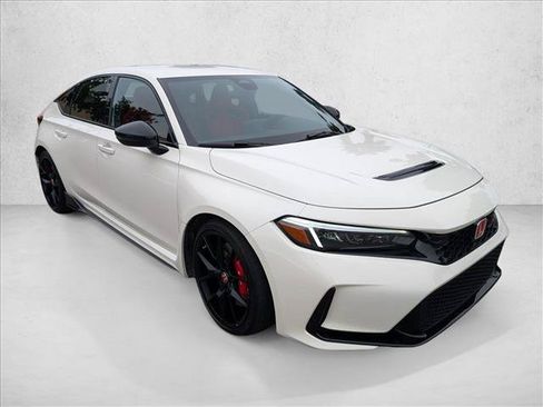 Used 2024 Honda Civic Type R image 3