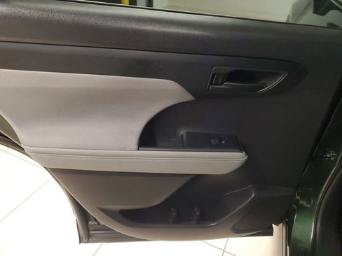 Used 2023 Toyota Highlander LE image 15