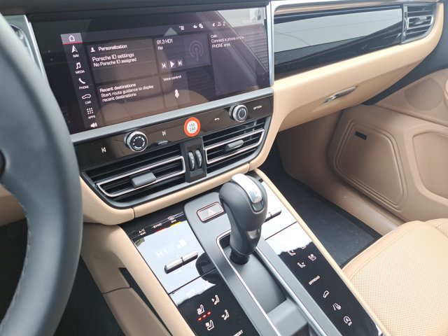 Used 2026 Porsche Macan AWD/4WD image 31