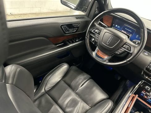 Used 2024 Lincoln Navigator Reserve AWD/4WD image 12