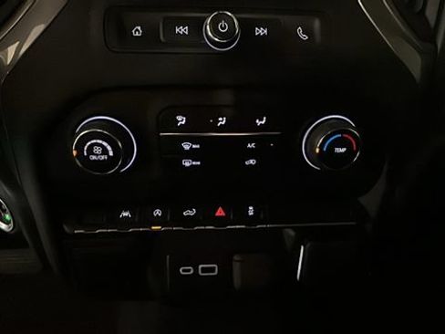 Used 2022 Chevrolet Silverado 1500 Custom AWD/4WD image 22
