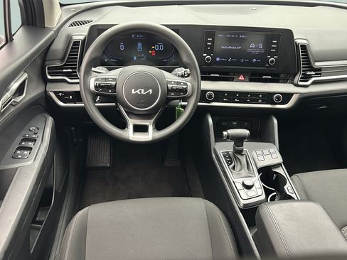Used 2024 Kia Sportage LX FWD image 11