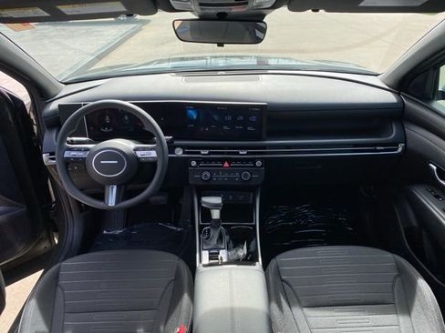 Used 2025 Hyundai Santa Cruz SE image 10