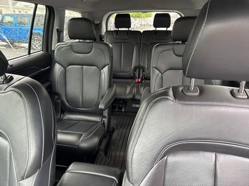 Used 2023 Jeep Grand Cherokee L Limited w/ Luxury Tech Group II AWD/4WD image 17