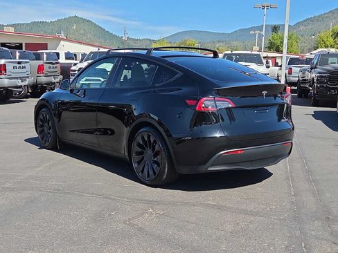 Used 2023 Tesla Model Y Performance AWD/4WD image 12