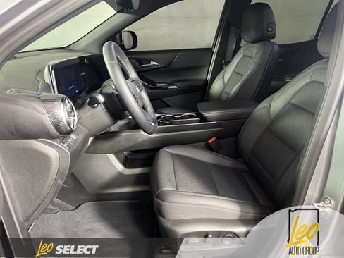 Used 2026 Chevrolet Equinox LT w/ Convenience Package II AWD/4WD image 11