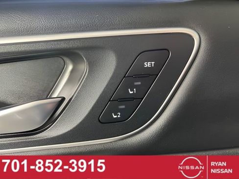 Certified 2025 Nissan Rogue Platinum w/ Tech Package image 28