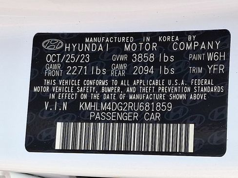 Used 2024 Hyundai Elantra SEL FWD image 29