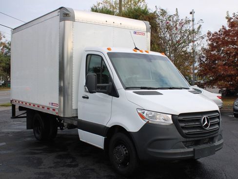 Used 2023 Mercedes-Benz Sprinter 4500 image 7