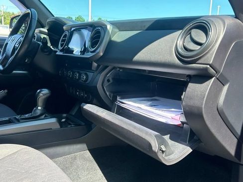 Used 2019 Toyota Tacoma TRD Sport AWD/4WD image 30