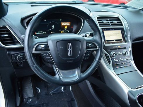 Used 2019 Lincoln Nautilus FWD image 15