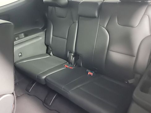 Used 2022 Kia Telluride LX image 16