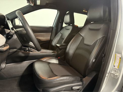 Used 2024 Jeep Compass Latitude AWD/4WD image 13