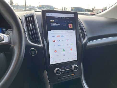 Used 2021 Ford Edge SEL w/ Convenience Package image 16