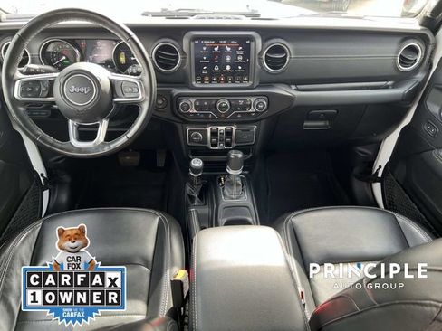 Used 2022 Jeep Wrangler Unlimited Sahara w/ Cold Weather Group image 28